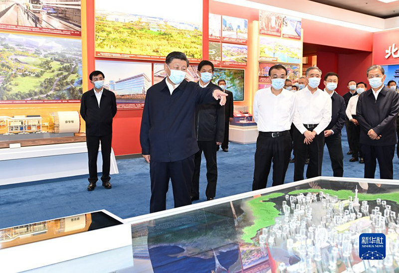 習近平在參觀“奮進新時代”主題成就展時強調  踔厲奮發(fā)勇毅前行團結奮斗 奪取中國特色社會主義新勝利
