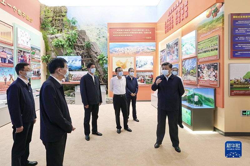習近平在參觀“奮進新時代”主題成就展時強調  踔厲奮發(fā)勇毅前行團結奮斗 奪取中國特色社會主義新勝利