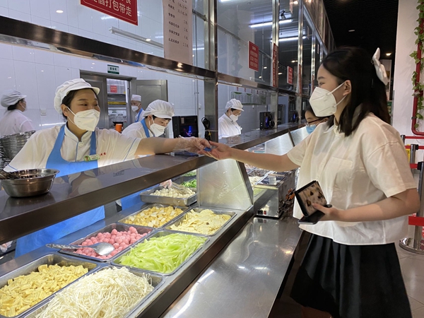 宵夜服務(wù)，為學(xué)生提供深夜美食.jpg