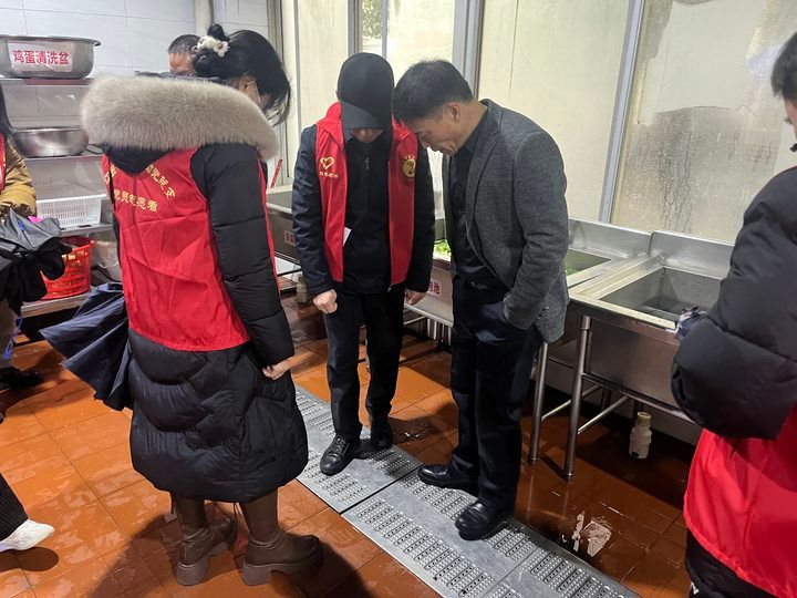 江西中醫(yī)藥大學(xué)|后勤第一黨支部開展“傳‘行知精神’，鑄高尚師魂”主題黨日活動(dòng)