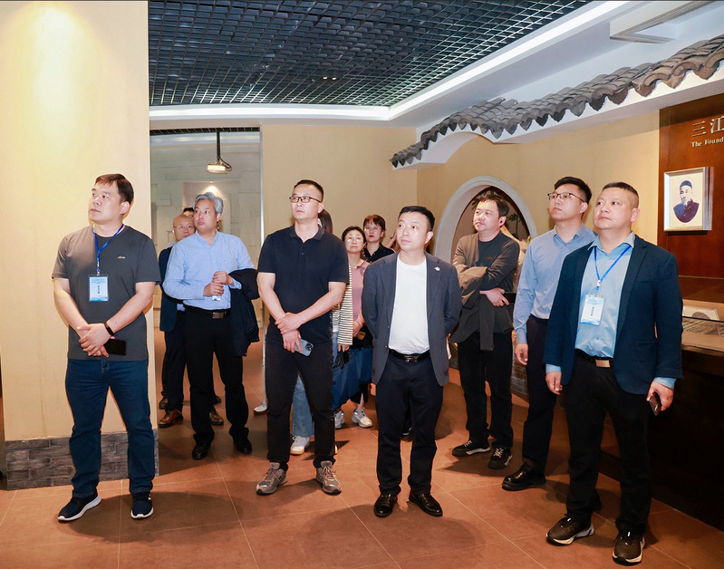 江蘇省高校后勤協(xié)會(huì)思想文化與人力資源管理專業(yè)委員會(huì)2024年年會(huì)在鎮(zhèn)江順利召開13.png